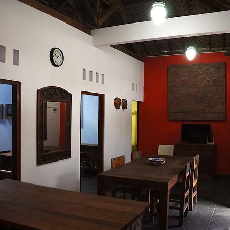 Villa Buddha Malioboro Джок'якарта Екстер'єр фото