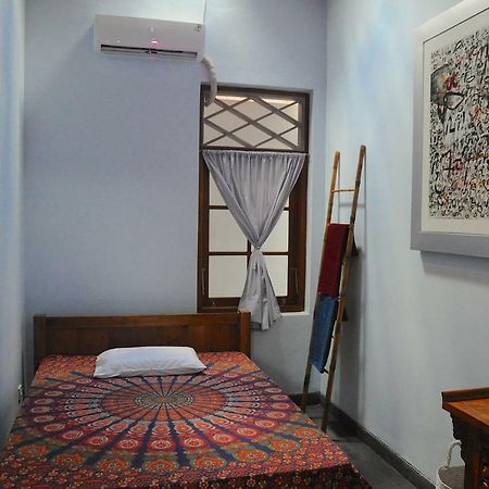 Villa Buddha Malioboro Джок'якарта Екстер'єр фото