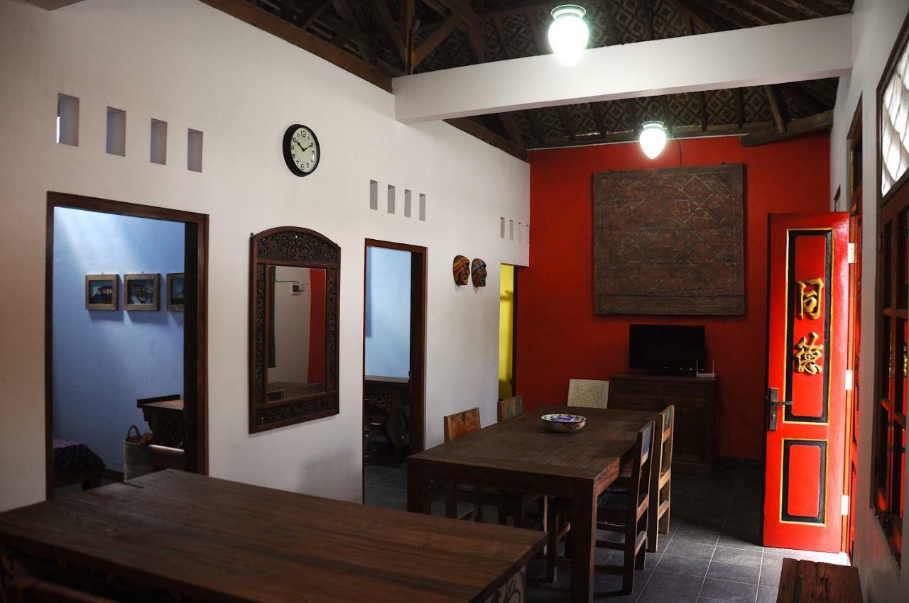 Villa Buddha Malioboro Джок'якарта Екстер'єр фото