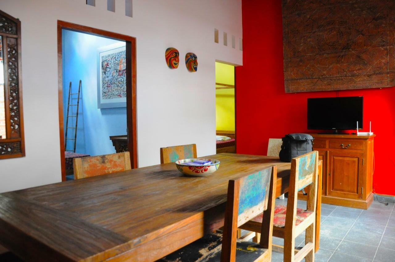 Villa Buddha Malioboro Джок'якарта Екстер'єр фото